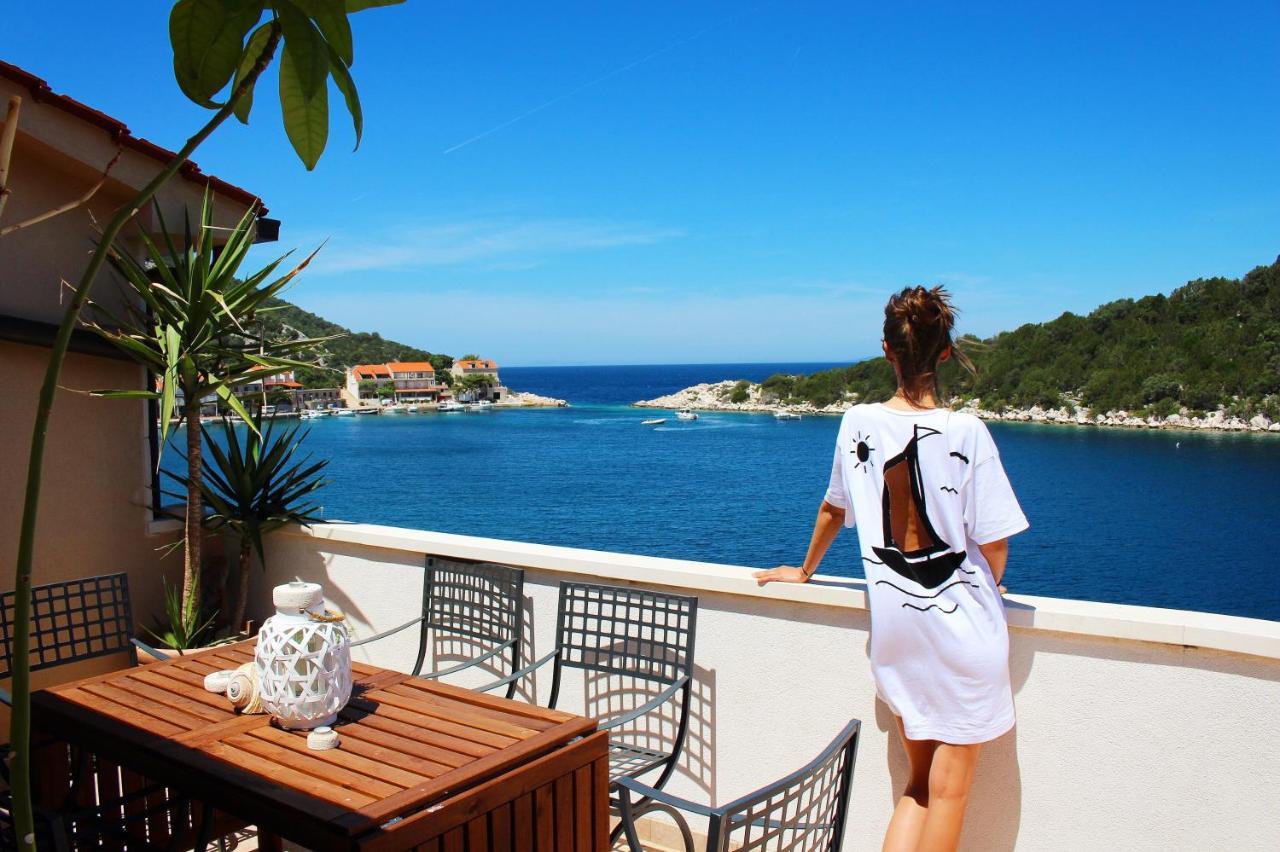 Accommodation Triton Lastovo Екстер'єр фото