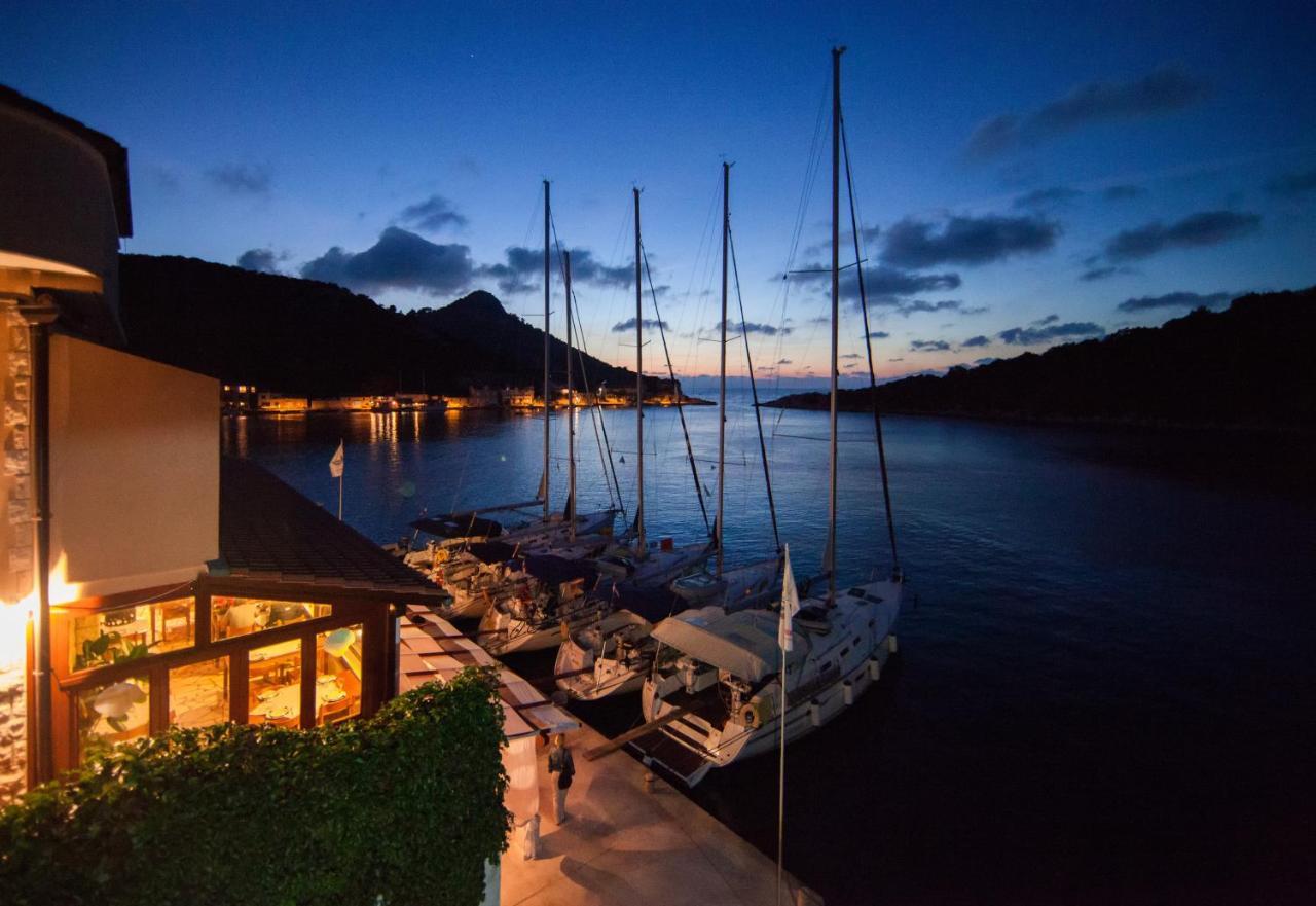 Accommodation Triton Lastovo Екстер'єр фото